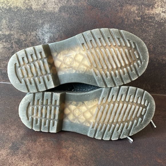 Toddler Black/Silver Stars Dr. Marten Size 13 - Picture 6 of 8